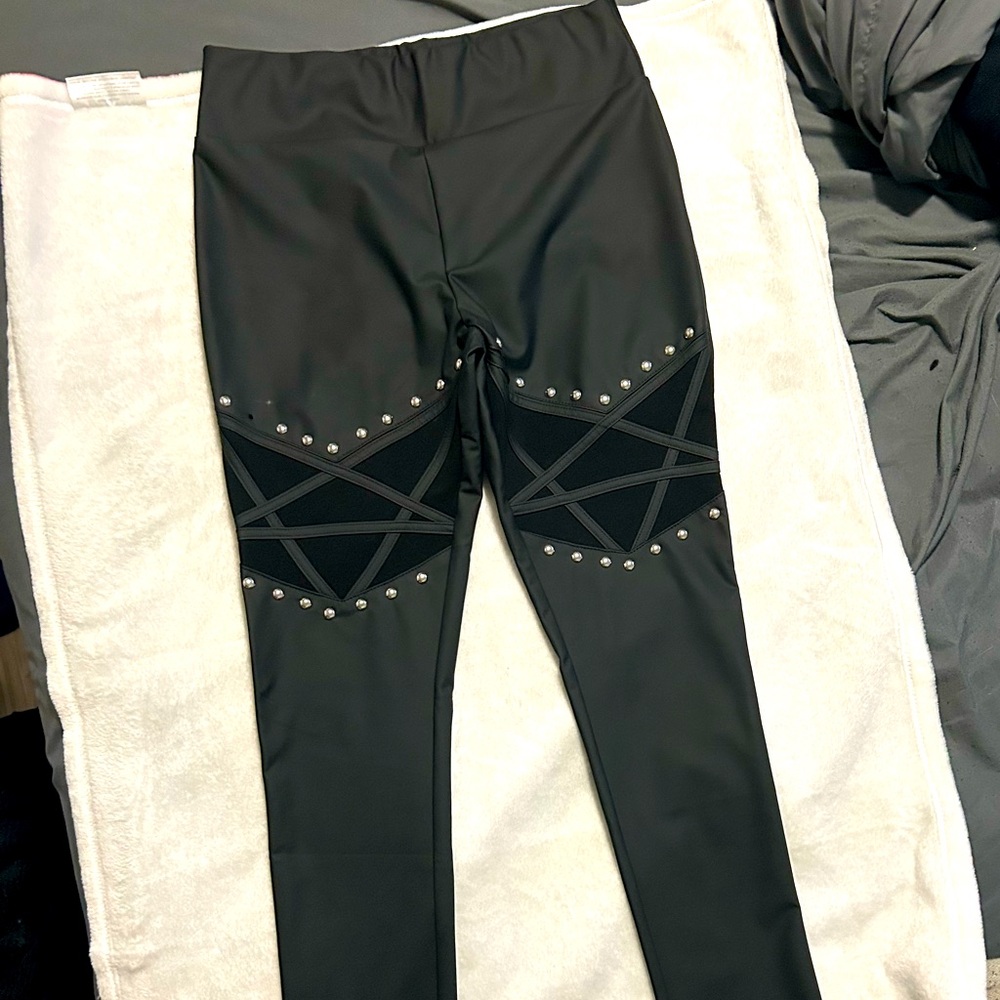 Matte faux leather Killstar leggings